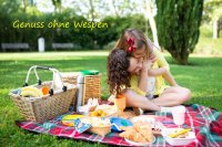 Kwizda Wespen- und Fliegenfalle inkl. 400 ml Lockstoff – Wiederverwendbare Wespenfalle für Garten, Terrasse & Gastronomie