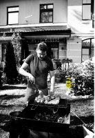 Kwizda Wespen- und Fliegenfalle inkl. 400 ml Lockstoff – Wiederverwendbare Wespenfalle für Garten, Terrasse & Gastronomie